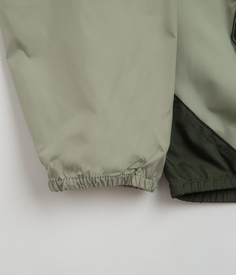 Columbia Challenger II Windbreaker Jacket in Safari and Greenscape