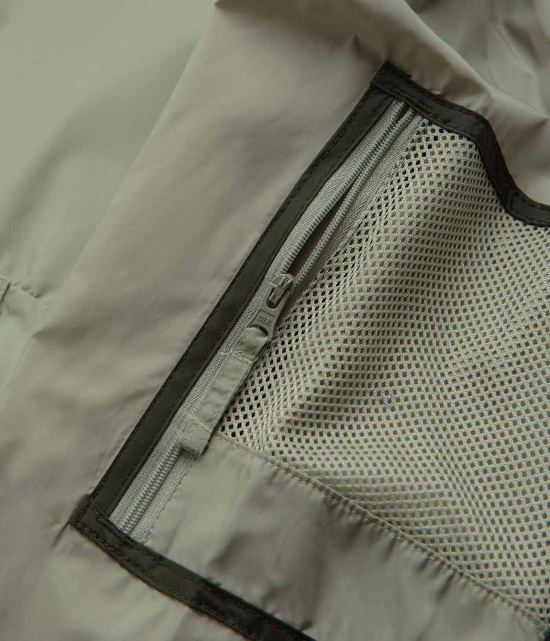 Columbia Challenger II Windbreaker Jacket in Safari and Greenscape