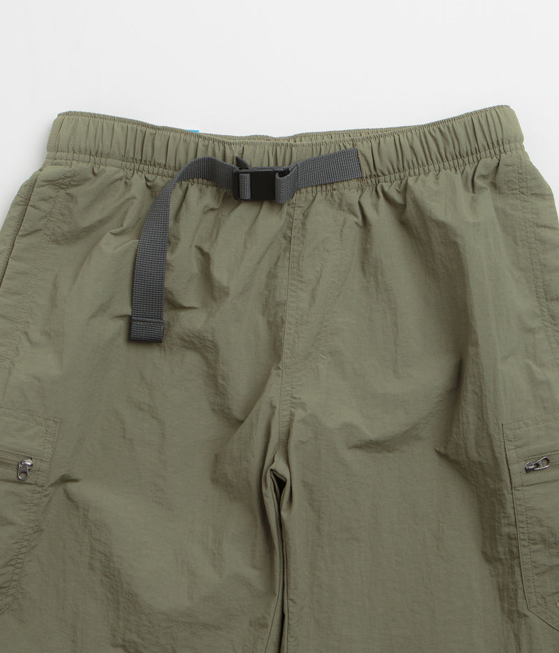 Columbia Mountaindale Cargo Shorts in Stone Green