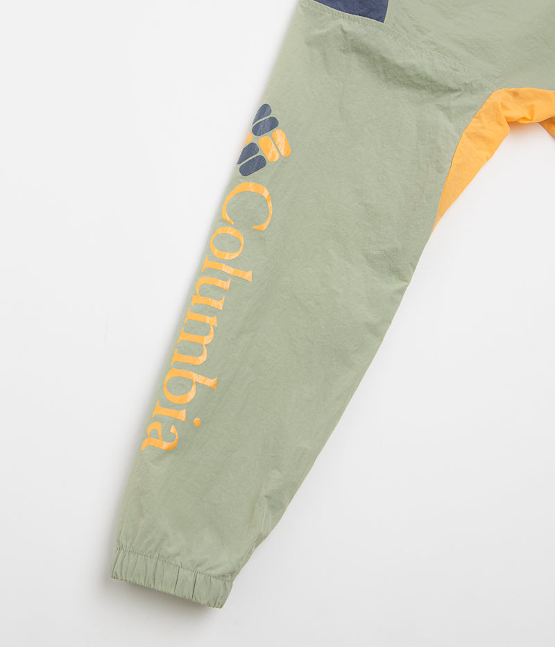 Columbia Riptide II Retro Windbreaker Anorak in Safari and Nocturnal