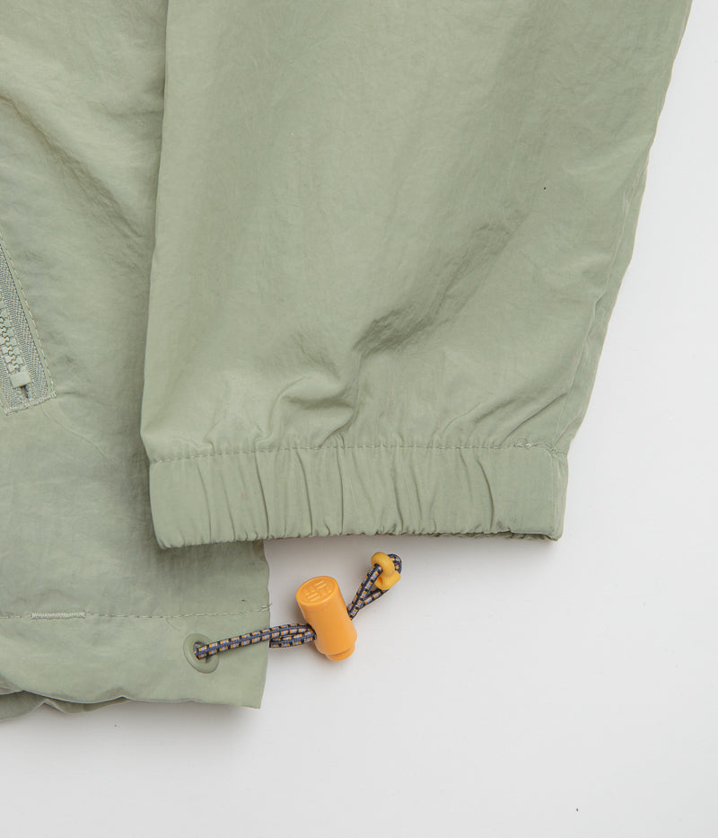 Columbia Riptide II Retro Windbreaker Anorak in Safari and Nocturnal