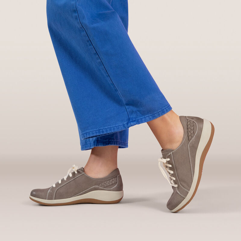 Dana Lace Up Oxford #color_black