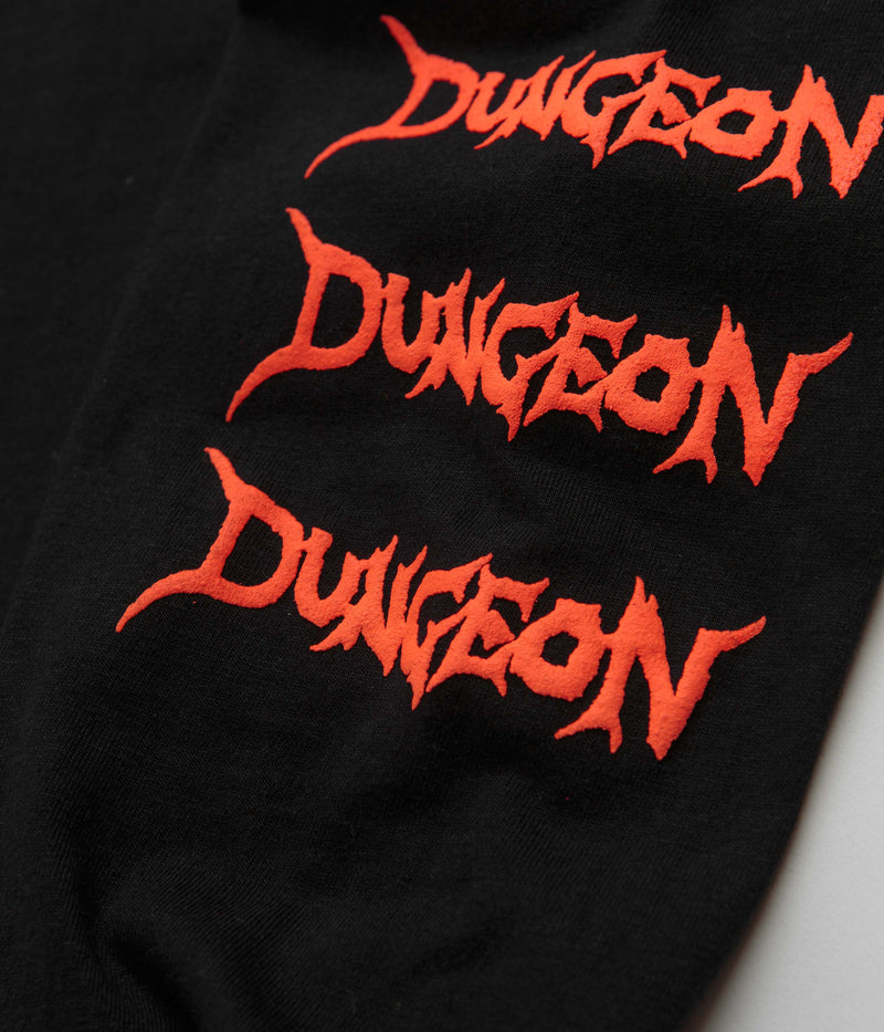 Dungeon The Pit Long Sleeve T-Shirt in Black