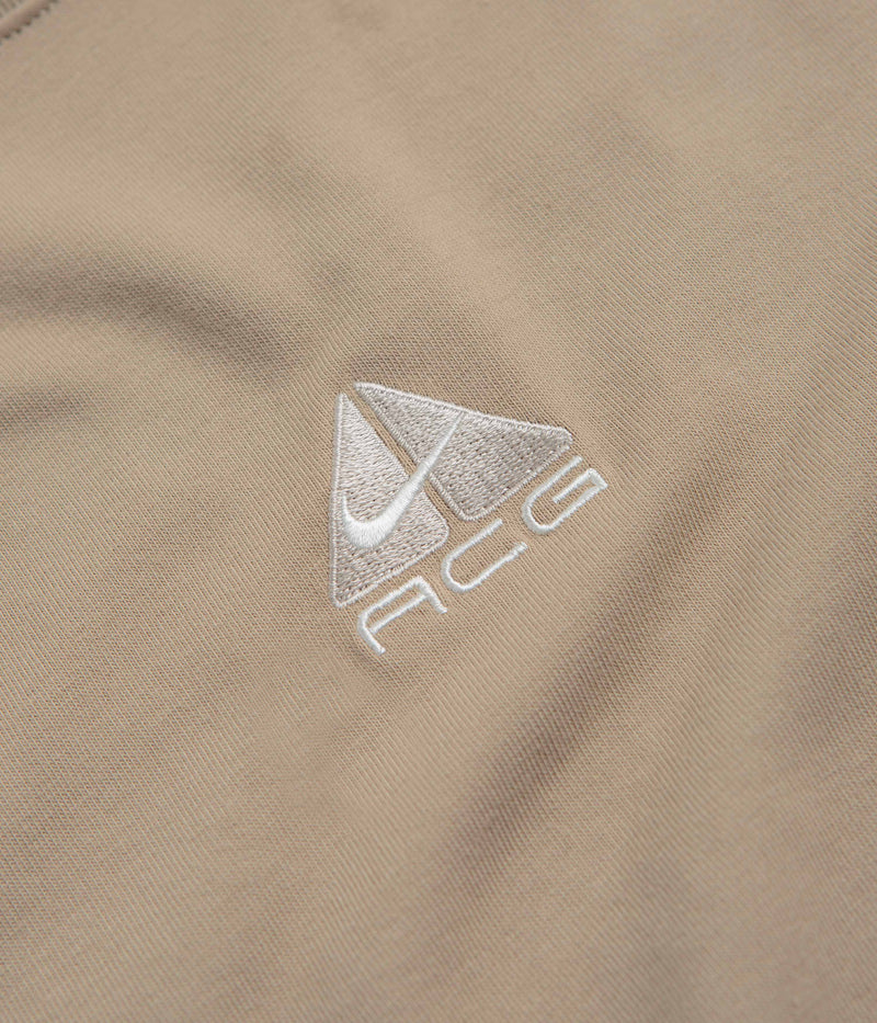 Nike ACG Lungs T-Shirt in Khaki