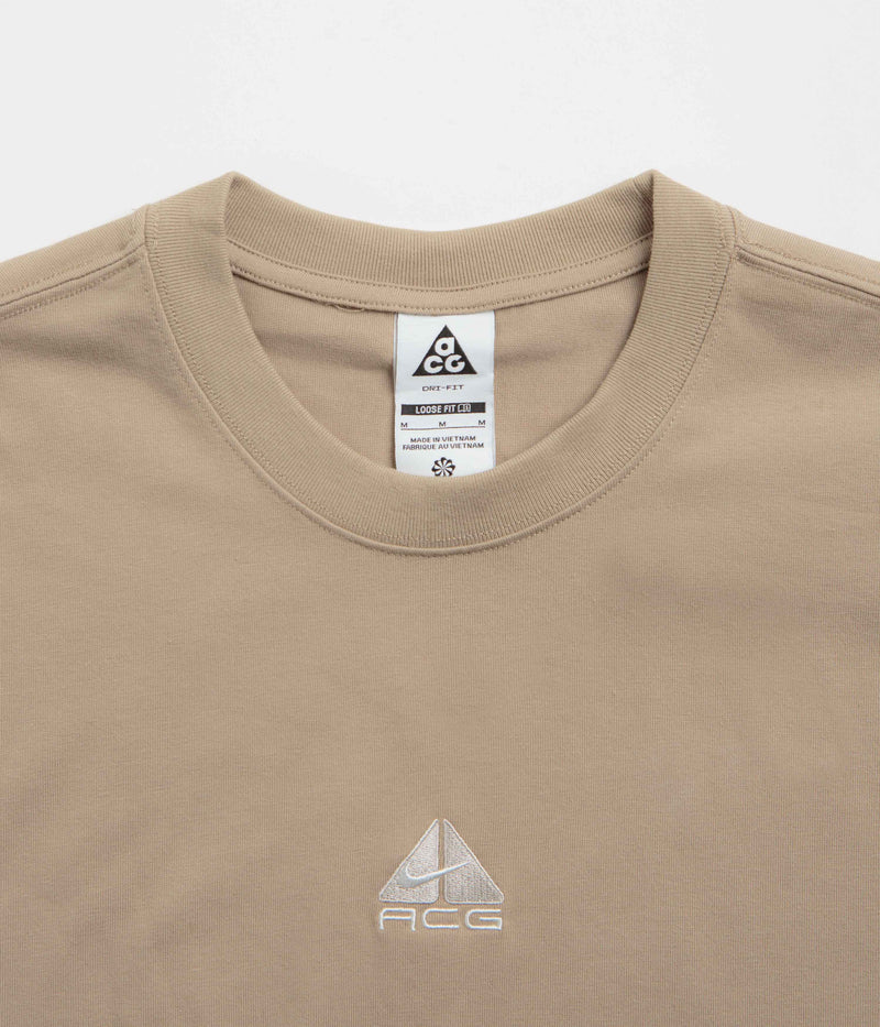Nike ACG Lungs T-Shirt in Khaki