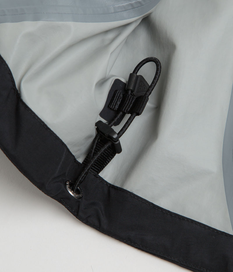 Nike ACG Morpho Rain Jacket in Black and Black / Summit White