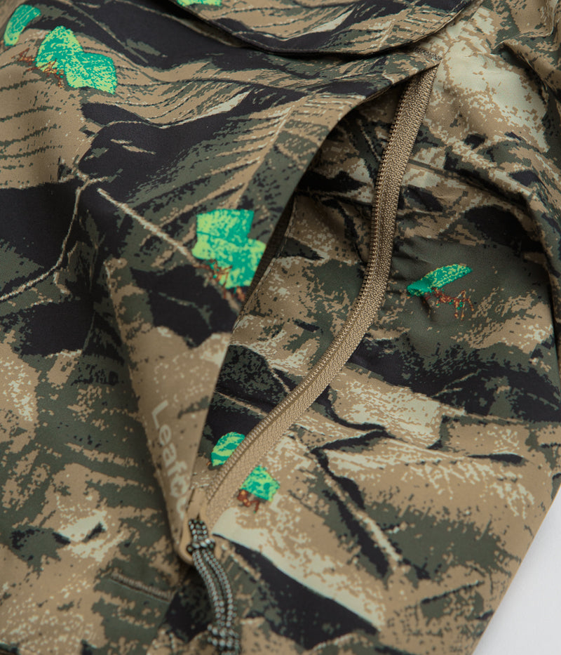 Nike ACG Skull Peak Full Zip Jacket in Parachute Beige and Summit White