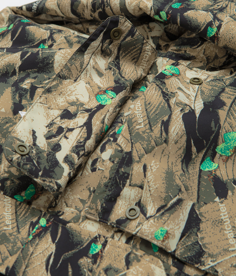 Nike ACG Skull Peak Full Zip Jacket in Parachute Beige and Summit White