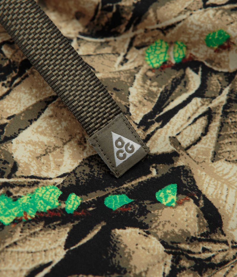 Nike ACG Smith Summit Cargo Pants in Parachute Beige and Sequoia / Summit White