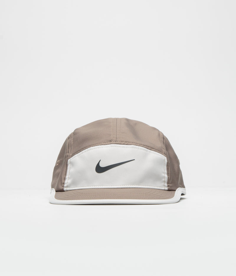 Nike Fly Cap in Mink Brown and Phantom / Black