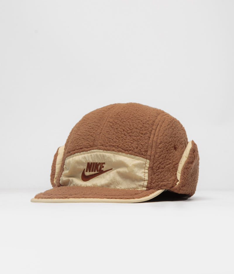Nike Fly Unstructured Outdoor Cap in Light British Tan and Sesame / Light British Tan