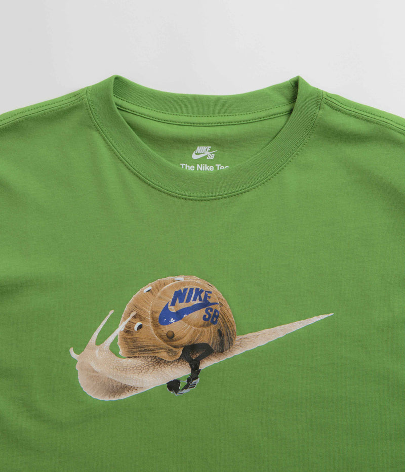 Nike SB Republique T-Shirt in Chlorophyll