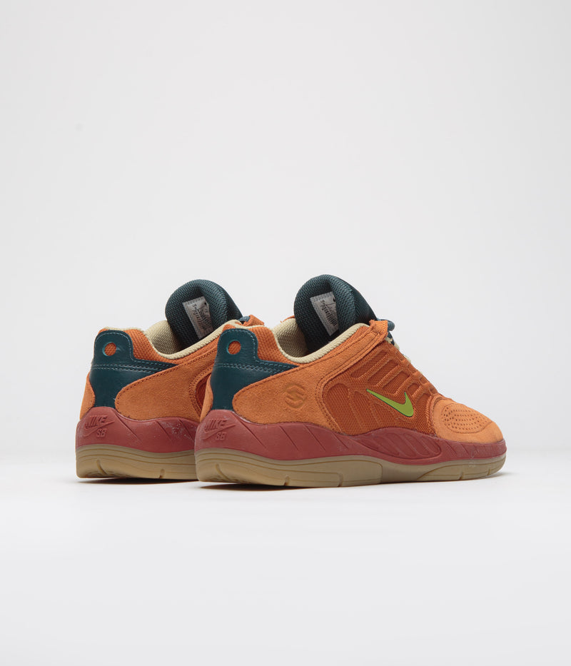 Nike SB Vertebrae TE Shoes in Dark Russet and Pear and Desert Orange